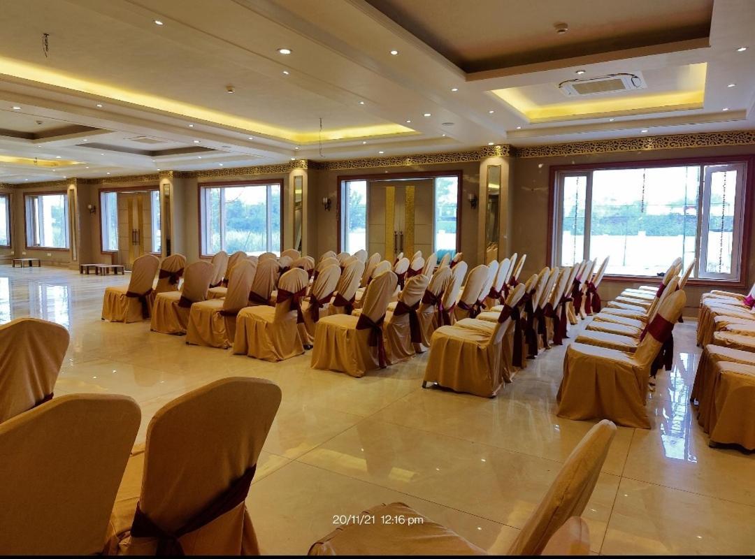Mds Royal Resort Tulsipur Exterior foto